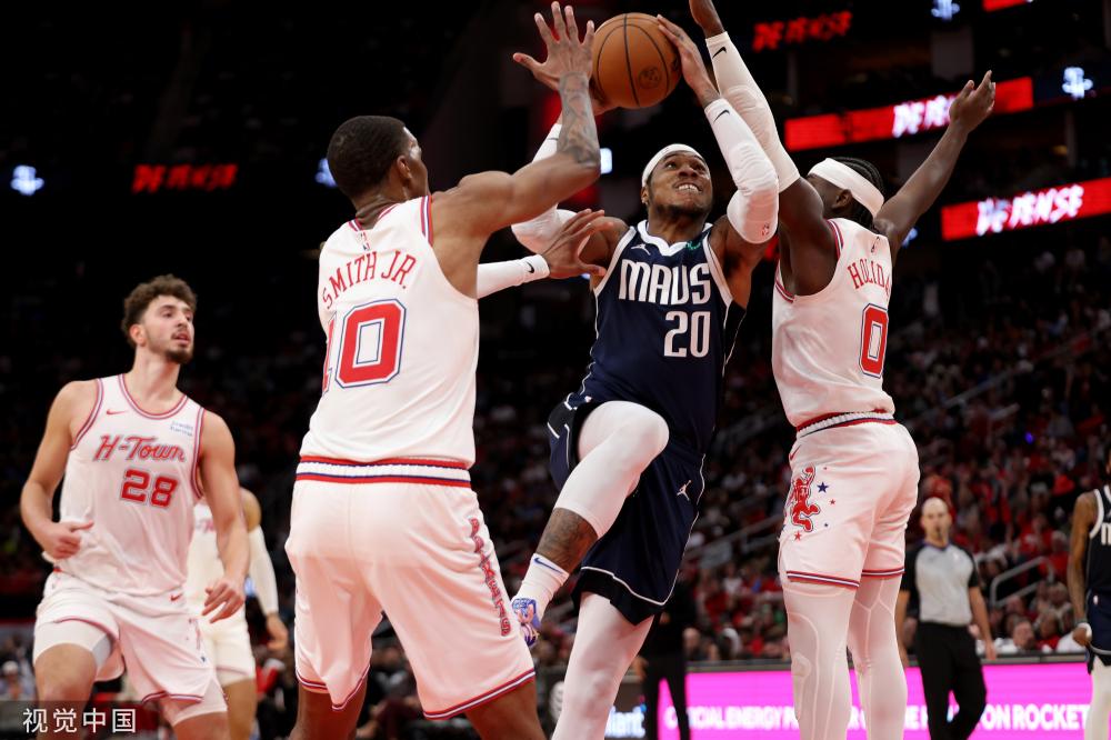 乒坛身兼三 乒坛身兼三